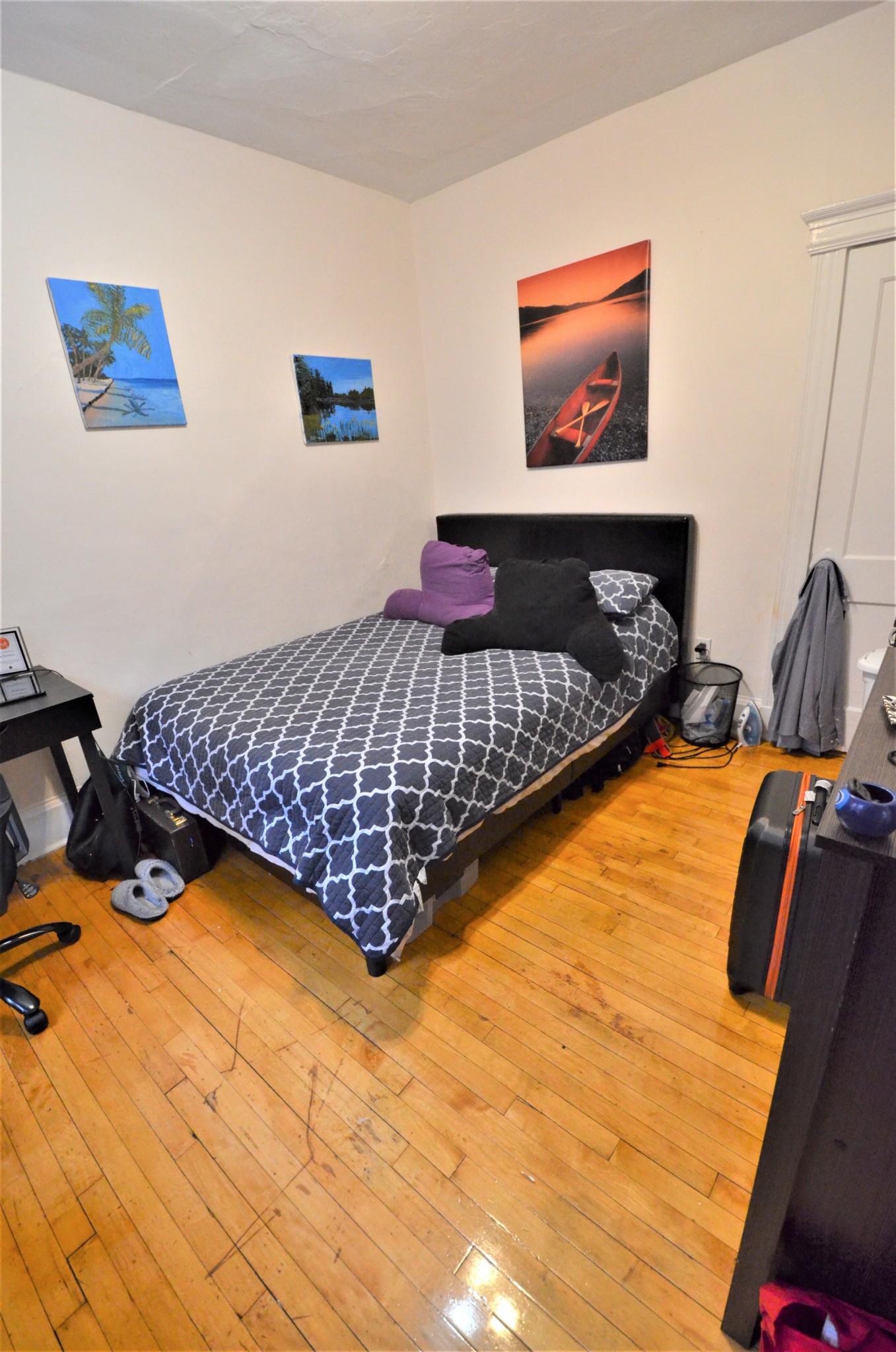 Listing featured image