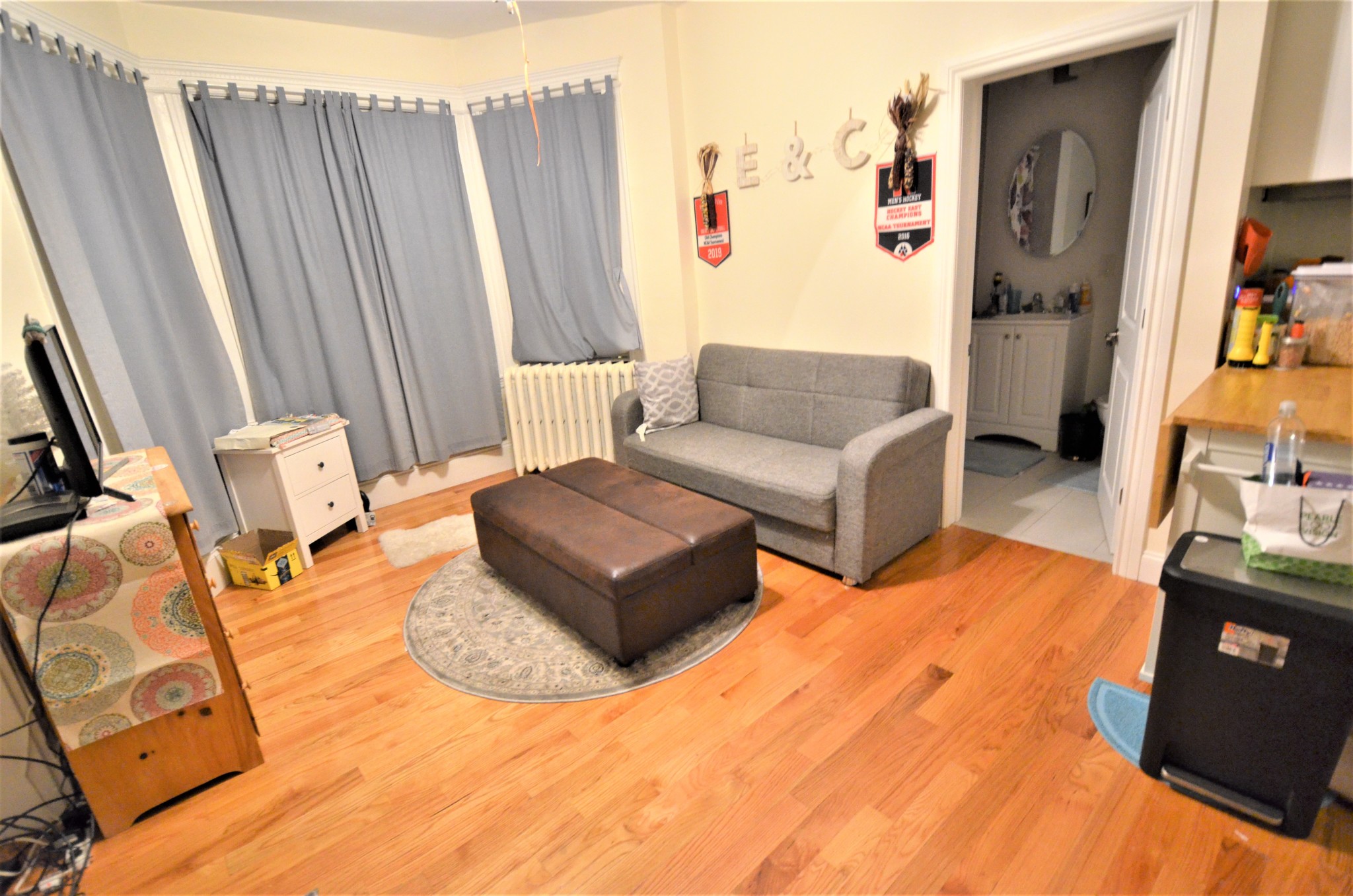 Listing featured image