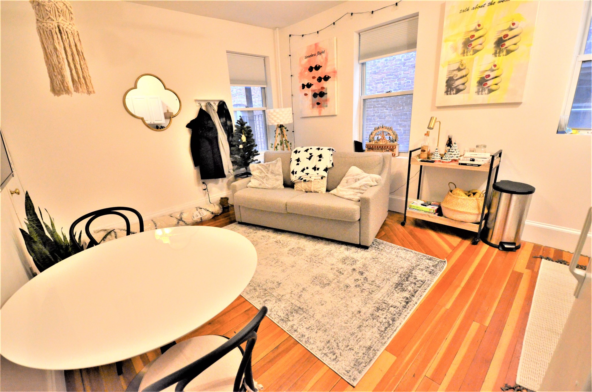 Listing featured image