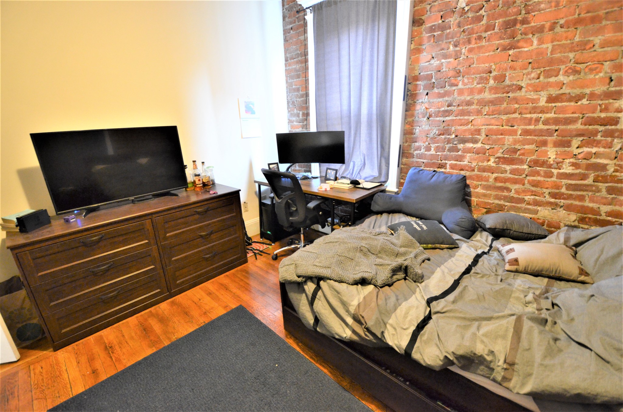 Rental image