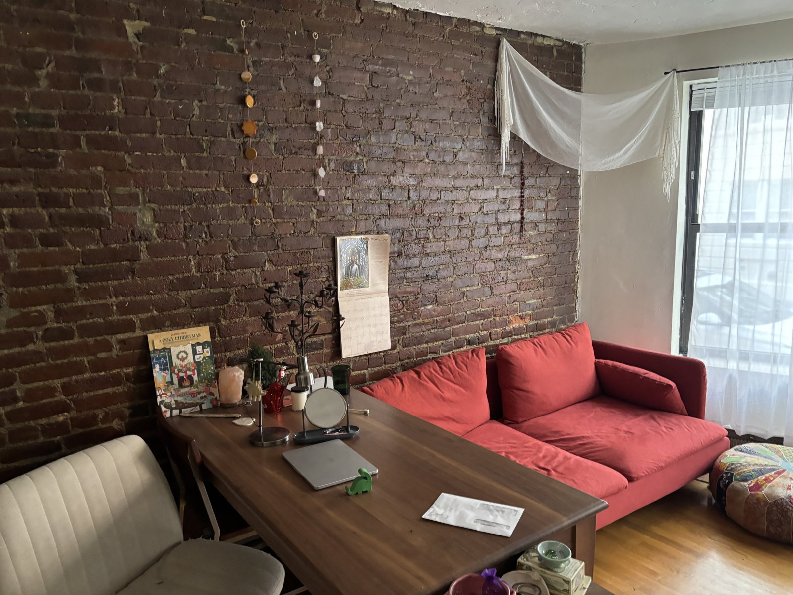 Listing featured image