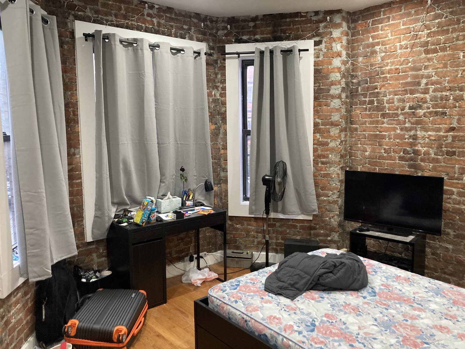 Listing featured image