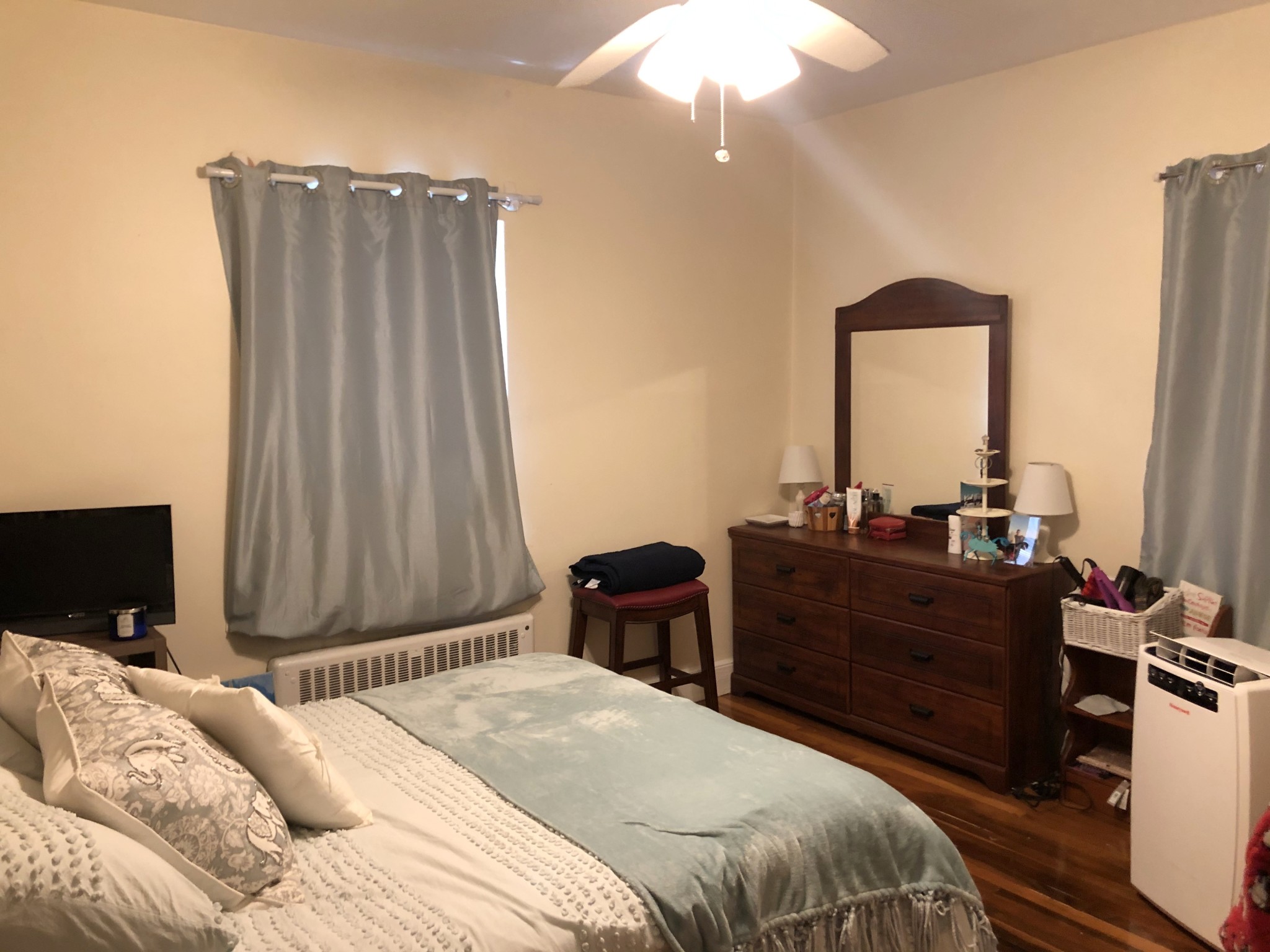 Rental image