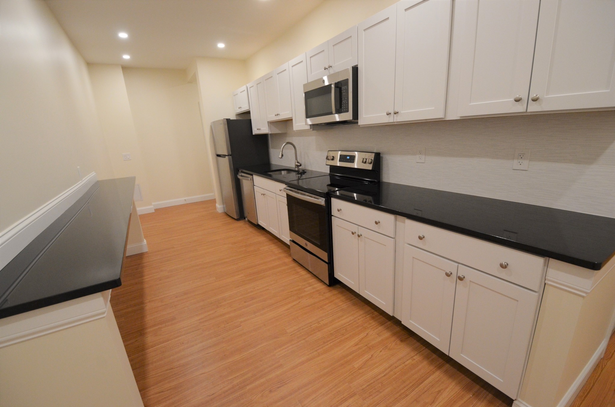 Listing featured image