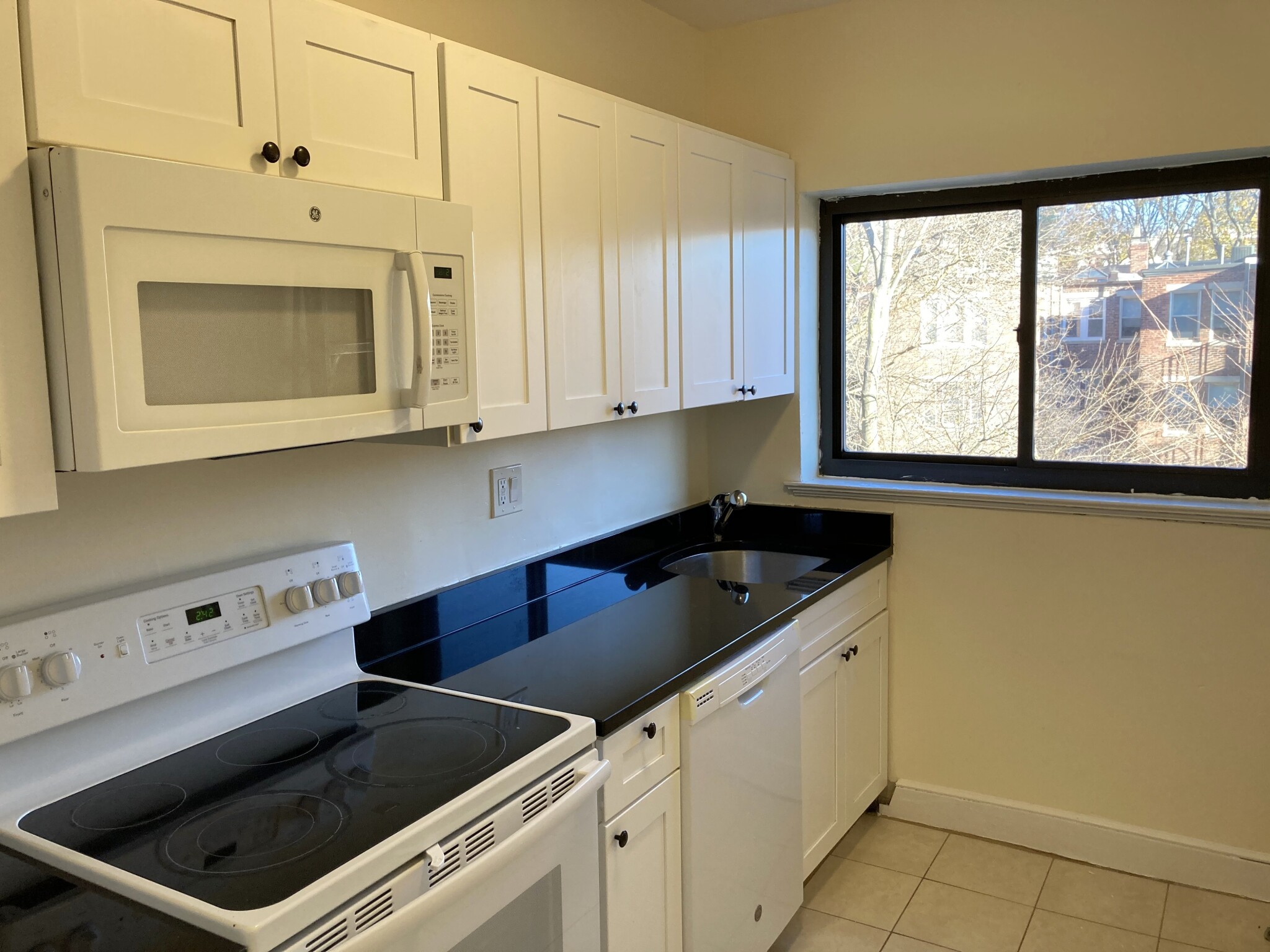 Listing featured image