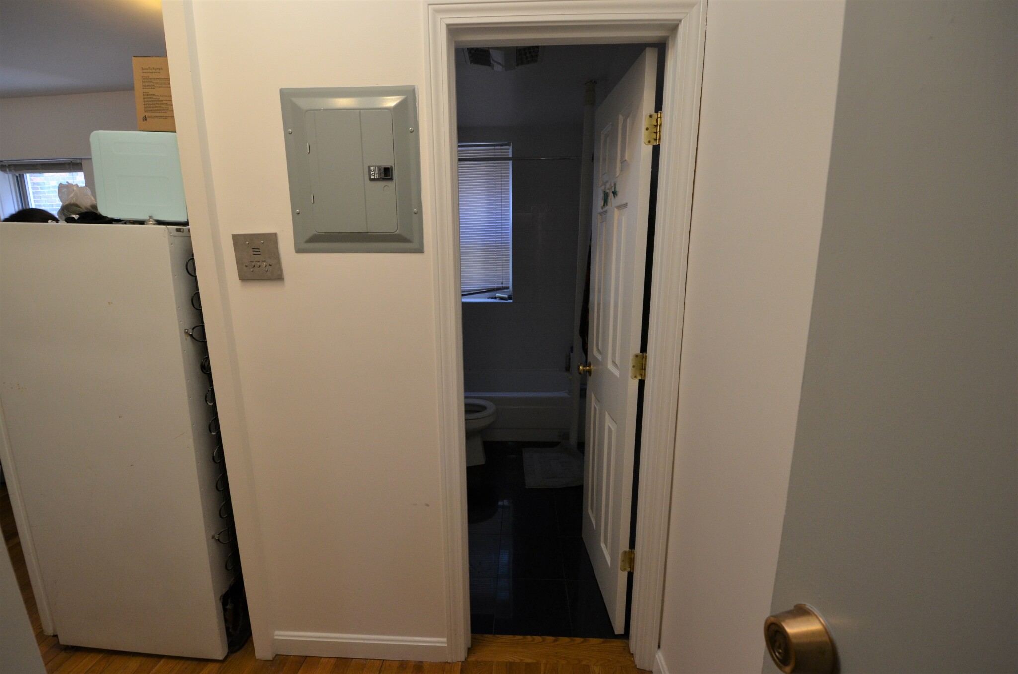 Listing featured image