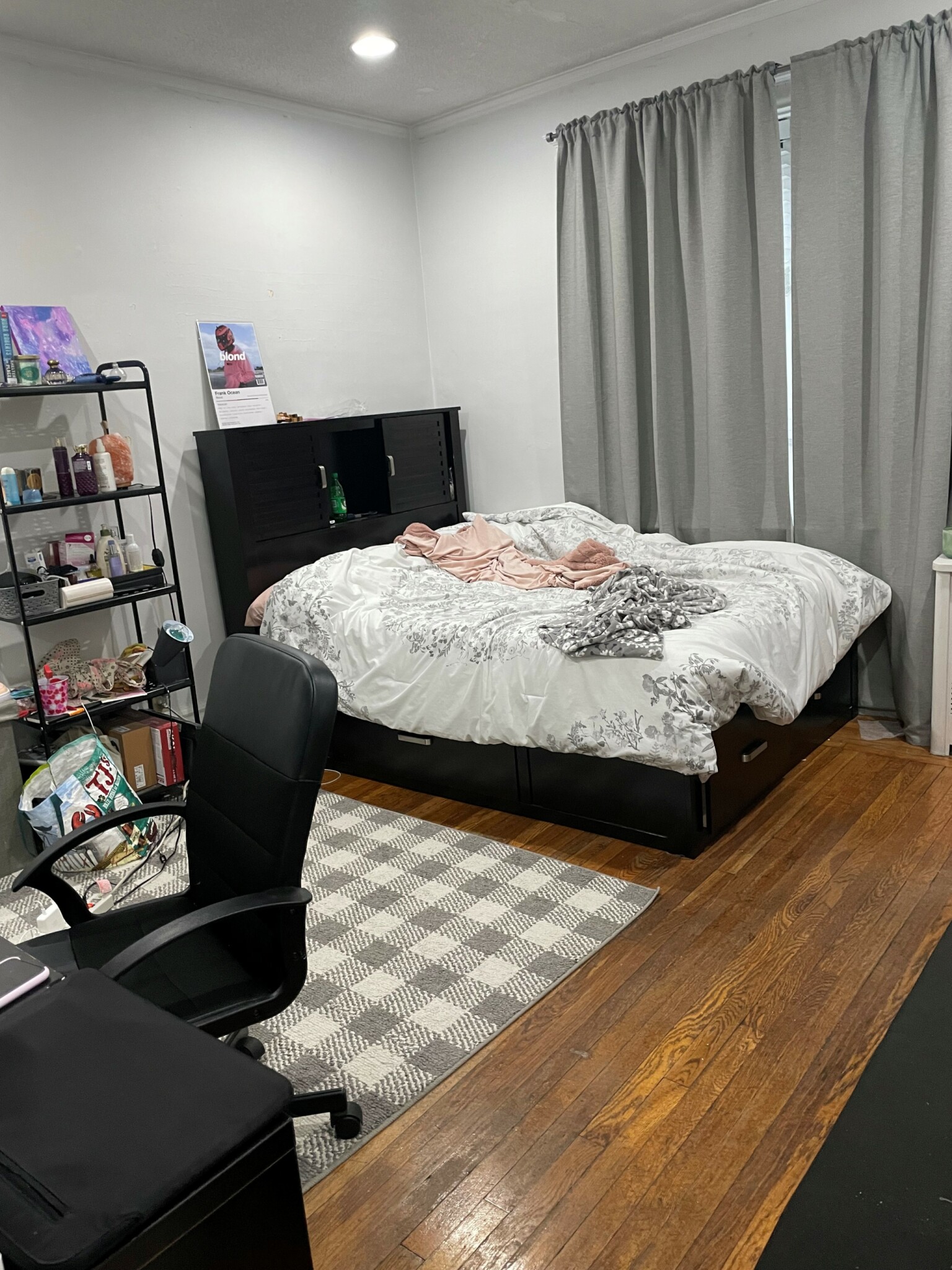 Listing featured image