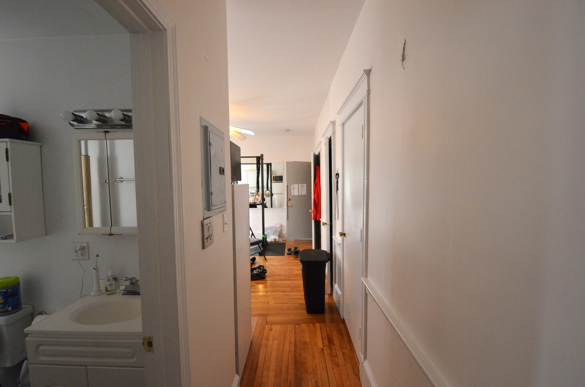 Listing featured image