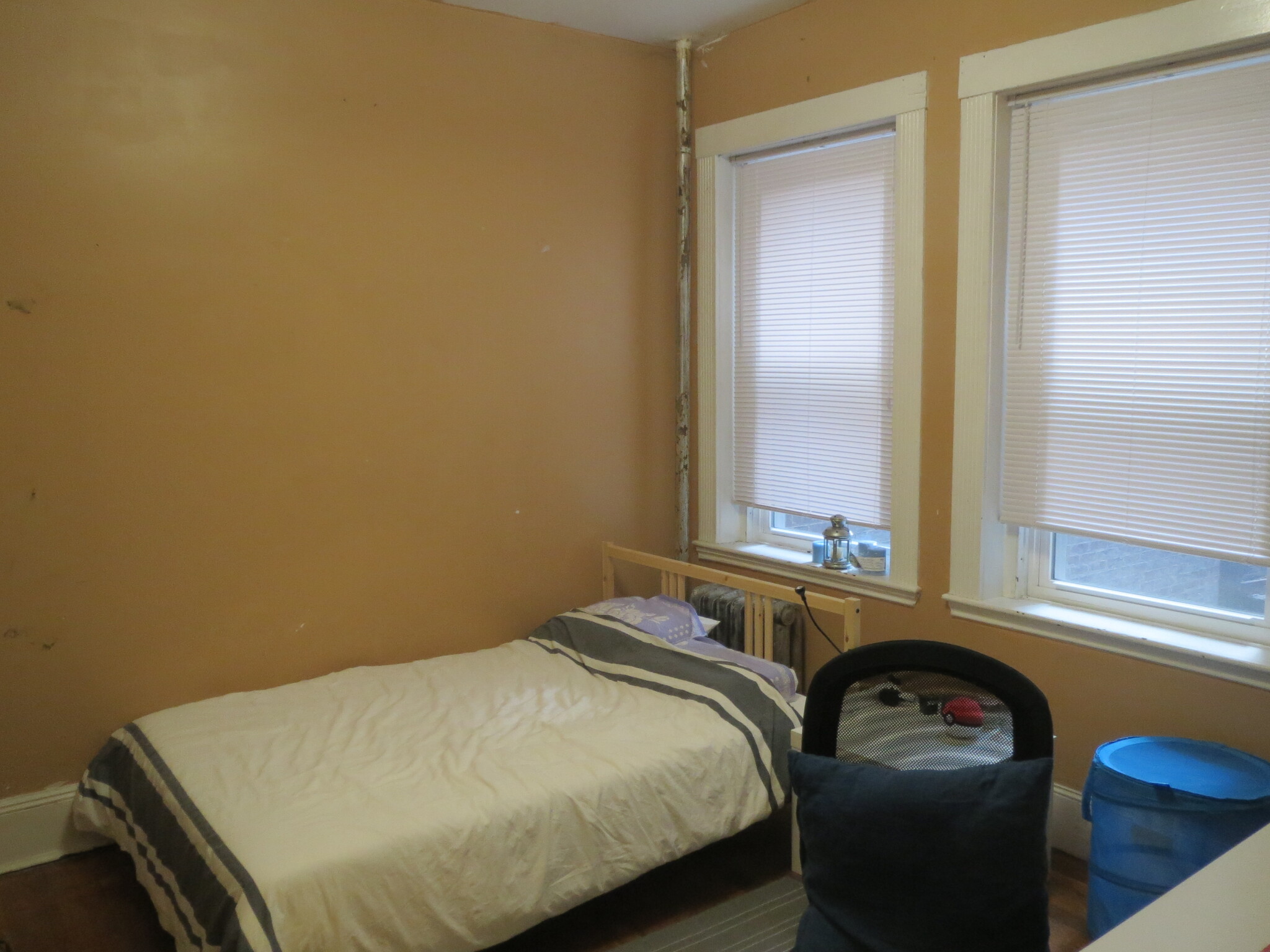 Listing featured image