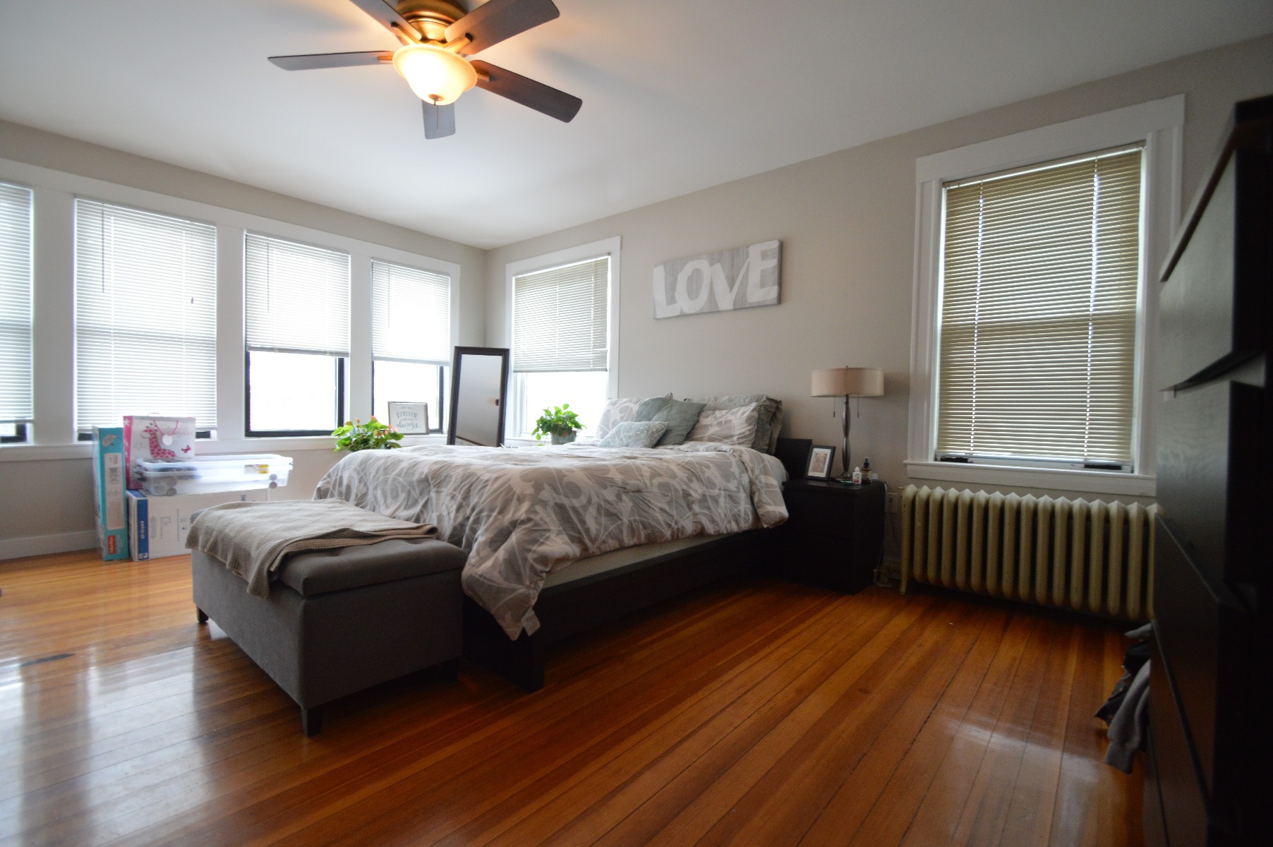 4 bed, 2 bath apartment for rent at 54 Manthorne Rd Unit 2, West Roxbury — photo 1 of 16