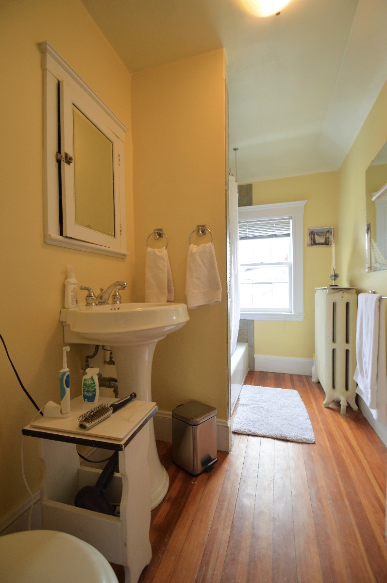 4 bed, 2 bath apartment for rent at 54 Manthorne Rd Unit 2, West Roxbury — photo 11 of 16