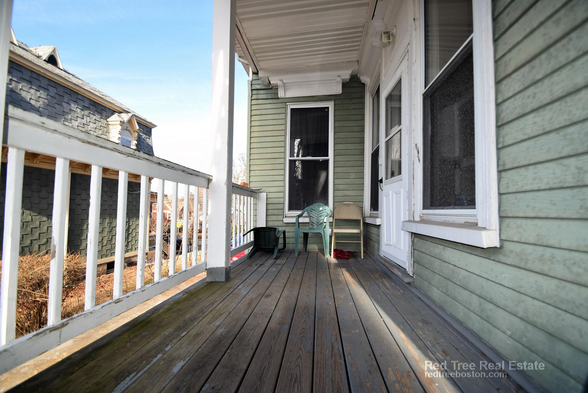 18 Cobden St, Jamaica Plain