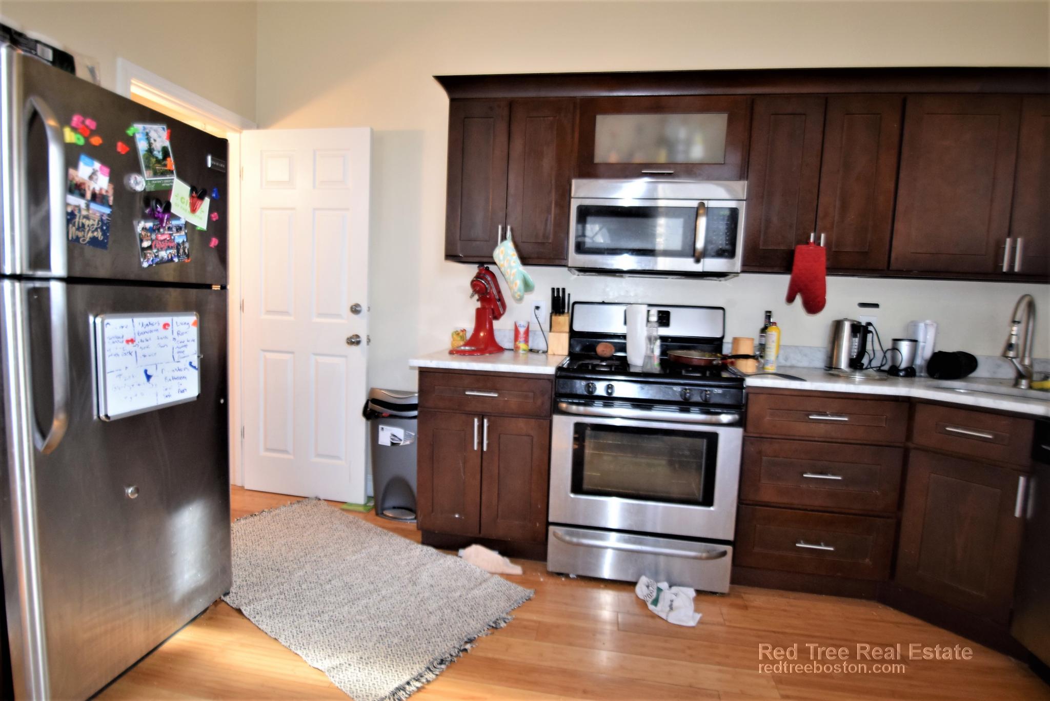 18 Cobden St, Jamaica Plain