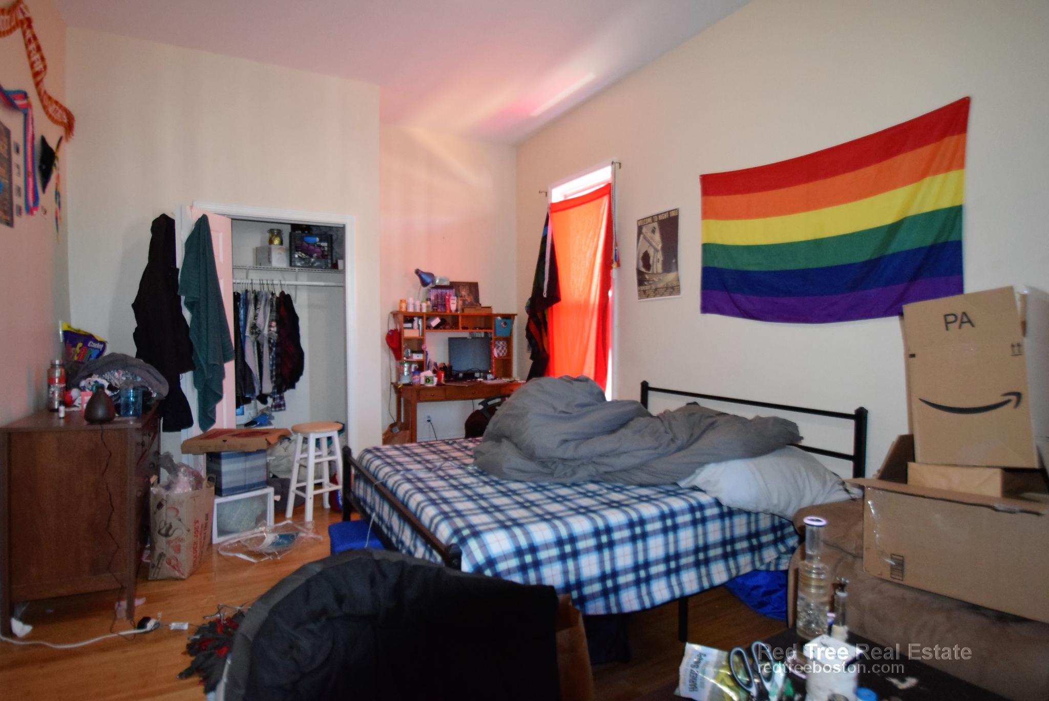 18 Cobden St, Jamaica Plain