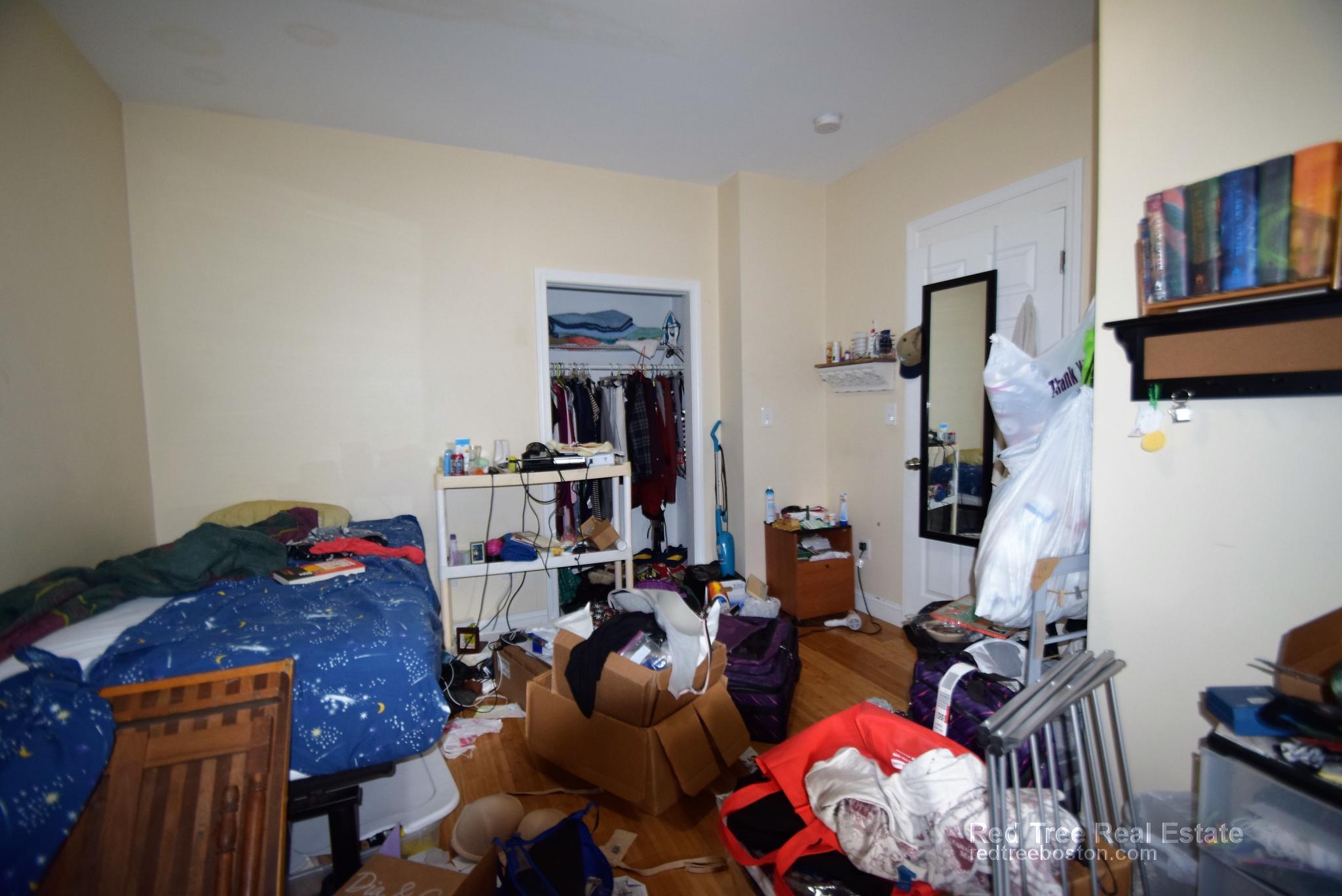 18 Cobden St, Jamaica Plain