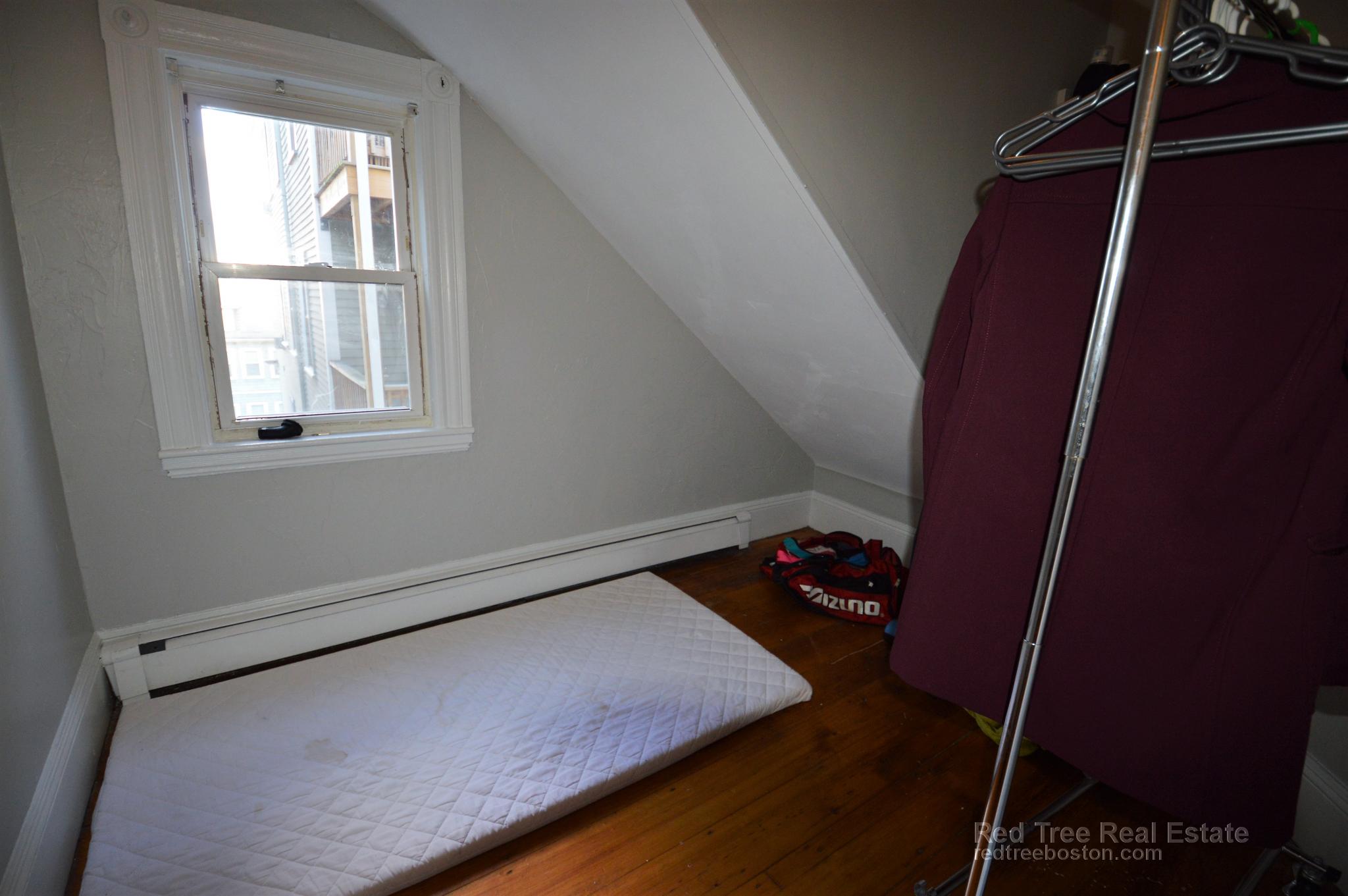 17 Eldora St, Mission Hill