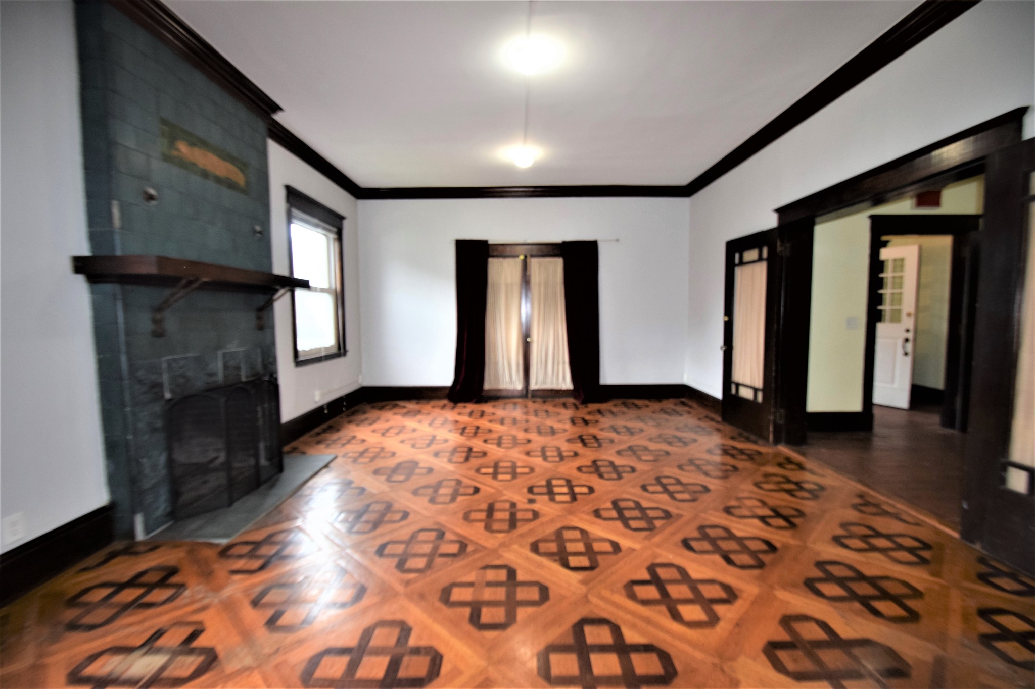 6 bed, 3 bath apartment for rent at 1863 Commonwealth Ave Unit 2, Brighton — photo 4 of 18