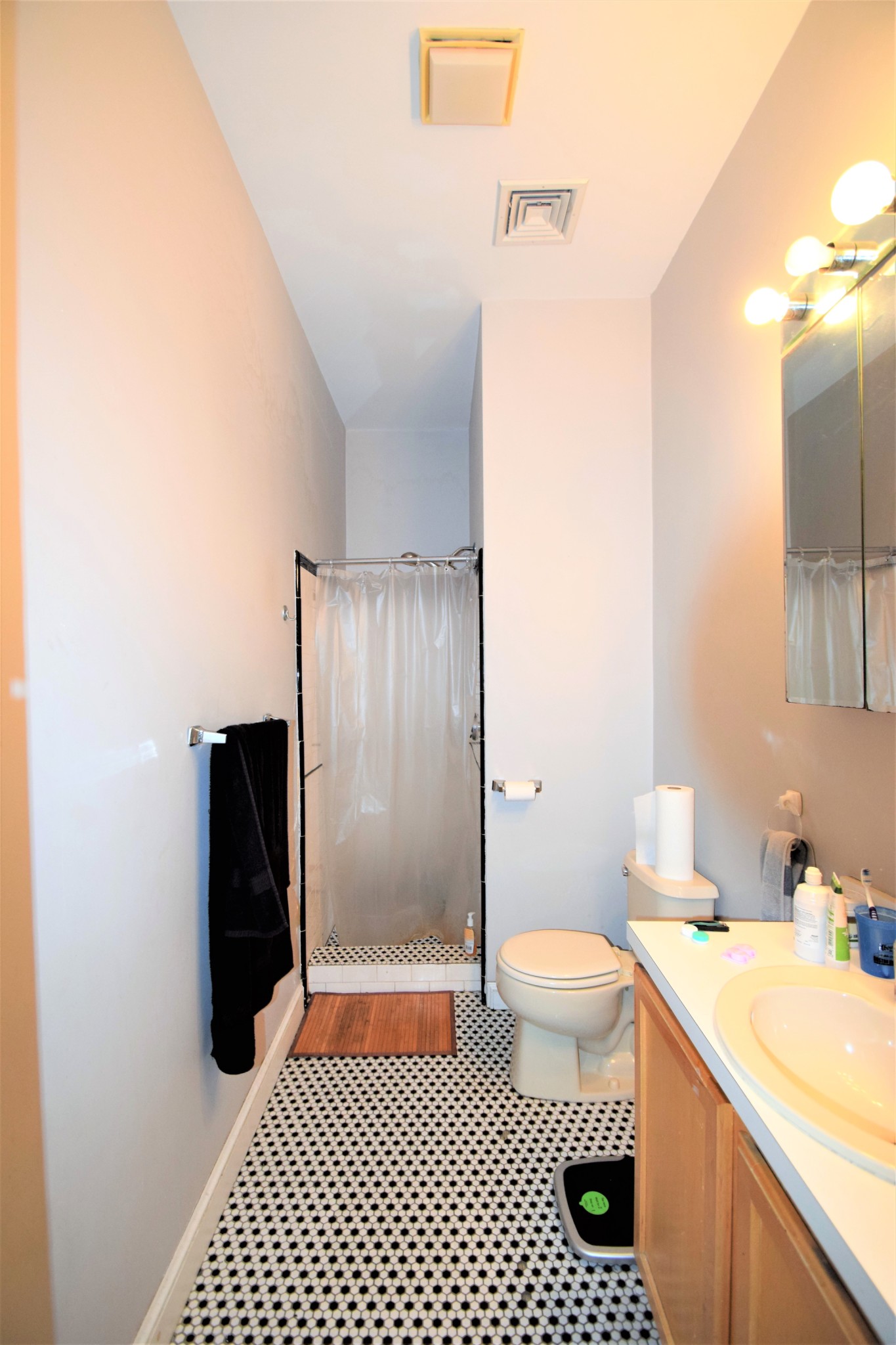 6 bed, 3 bath apartment for rent at 1863 Commonwealth Ave Unit 2, Brighton — photo 16 of 18