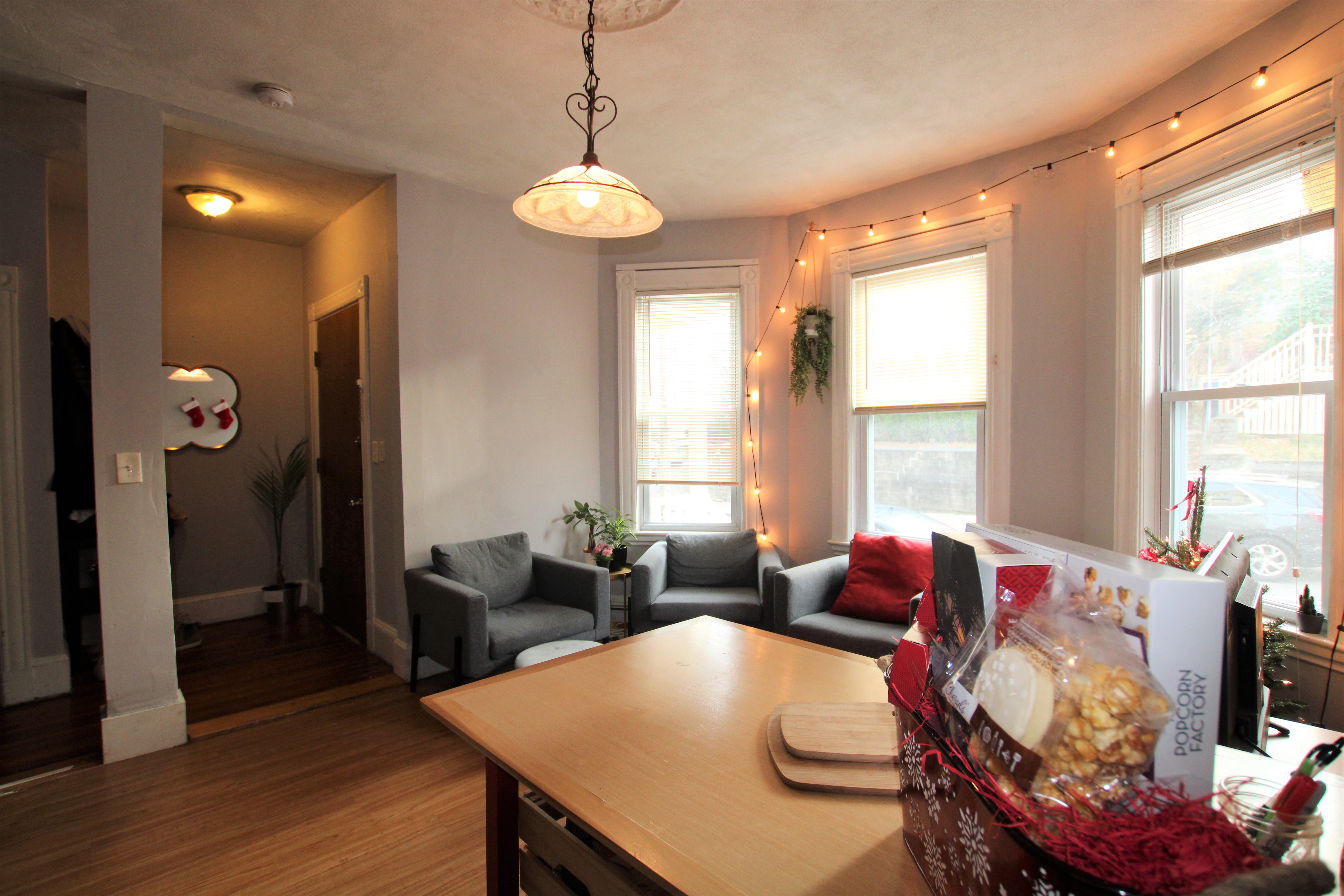 4 bed, 2 bath apartment for rent at 93 Hillside St Unit 100, Mission Hill — photo 12 of 33