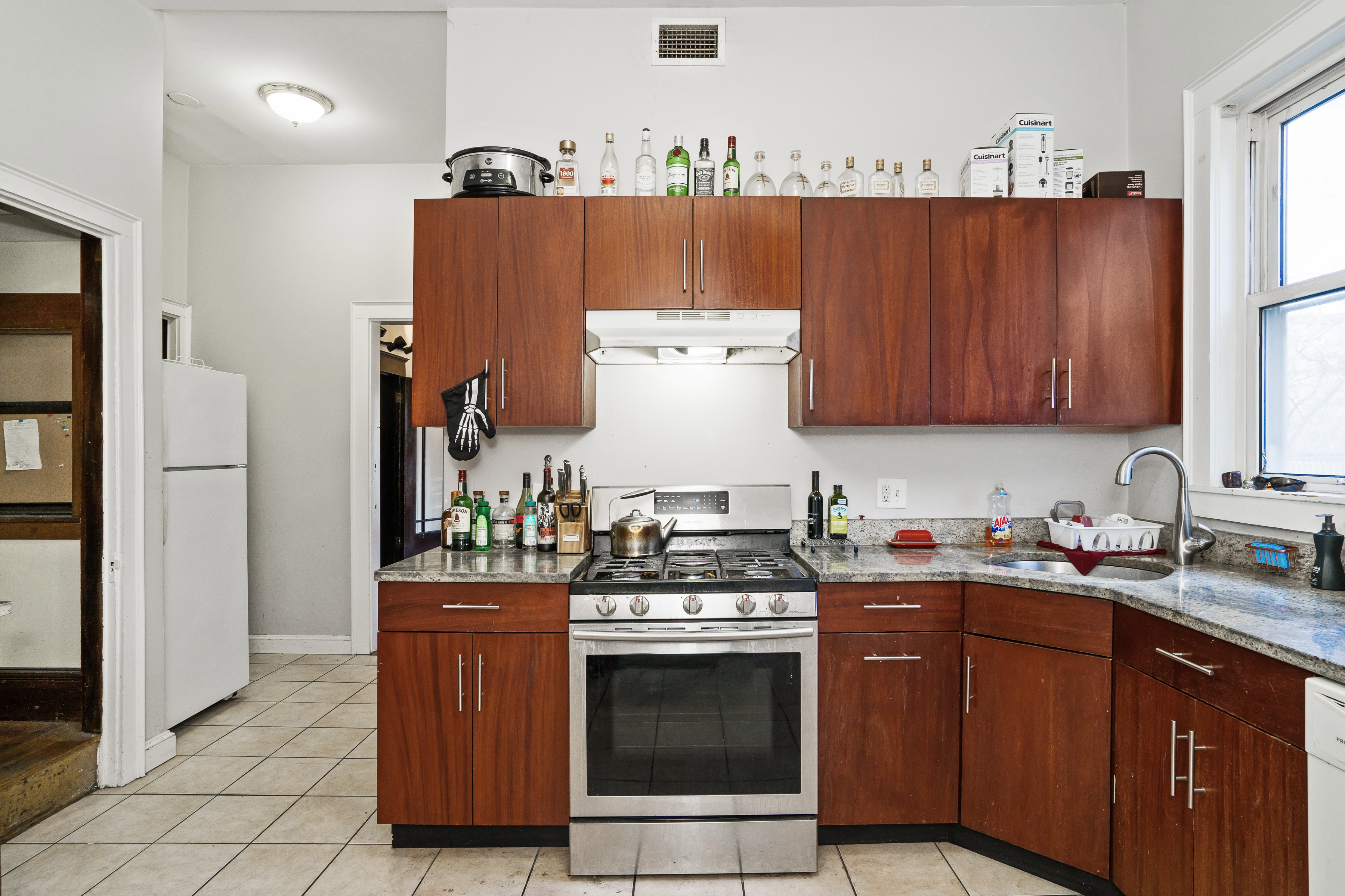 6 bed, 3 bath apartment for rent at 1863 Commonwealth Ave Unit 2, Brighton — photo 7 of 18