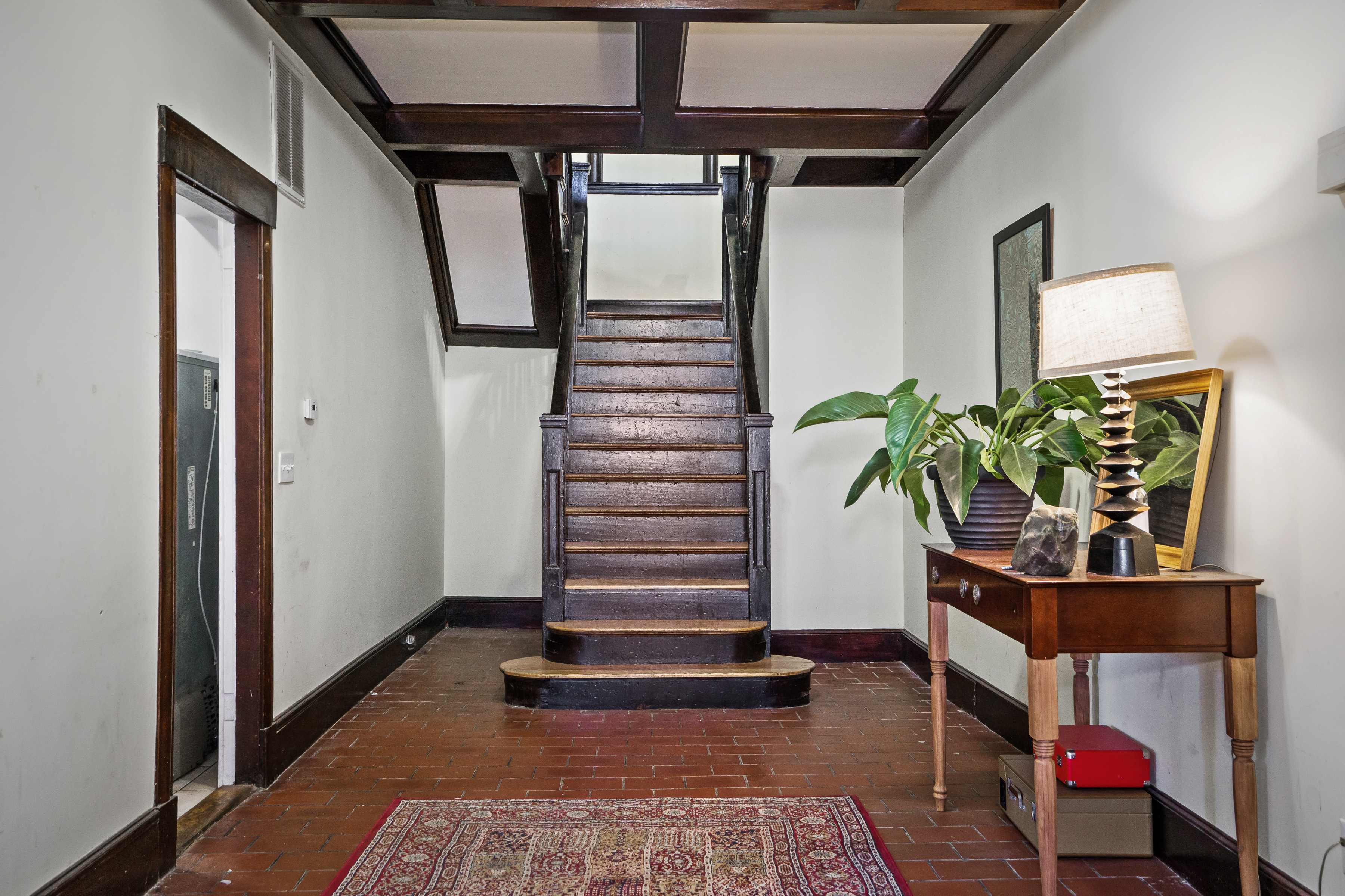 6 bed, 3 bath apartment for rent at 1863 Commonwealth Ave Unit 2, Brighton — photo 5 of 18