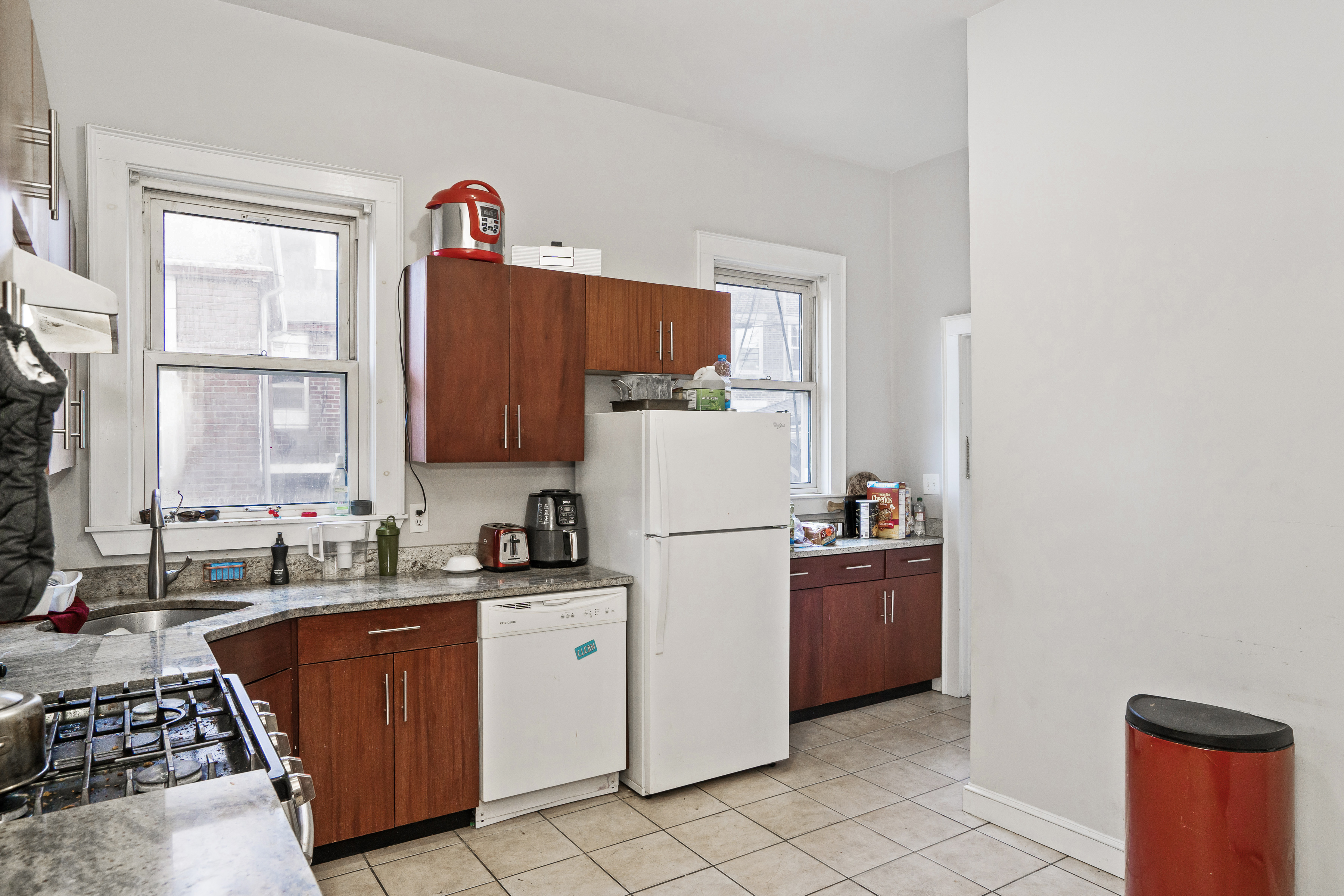 6 bed, 3 bath apartment for rent at 1863 Commonwealth Ave Unit 2, Brighton — photo 8 of 18