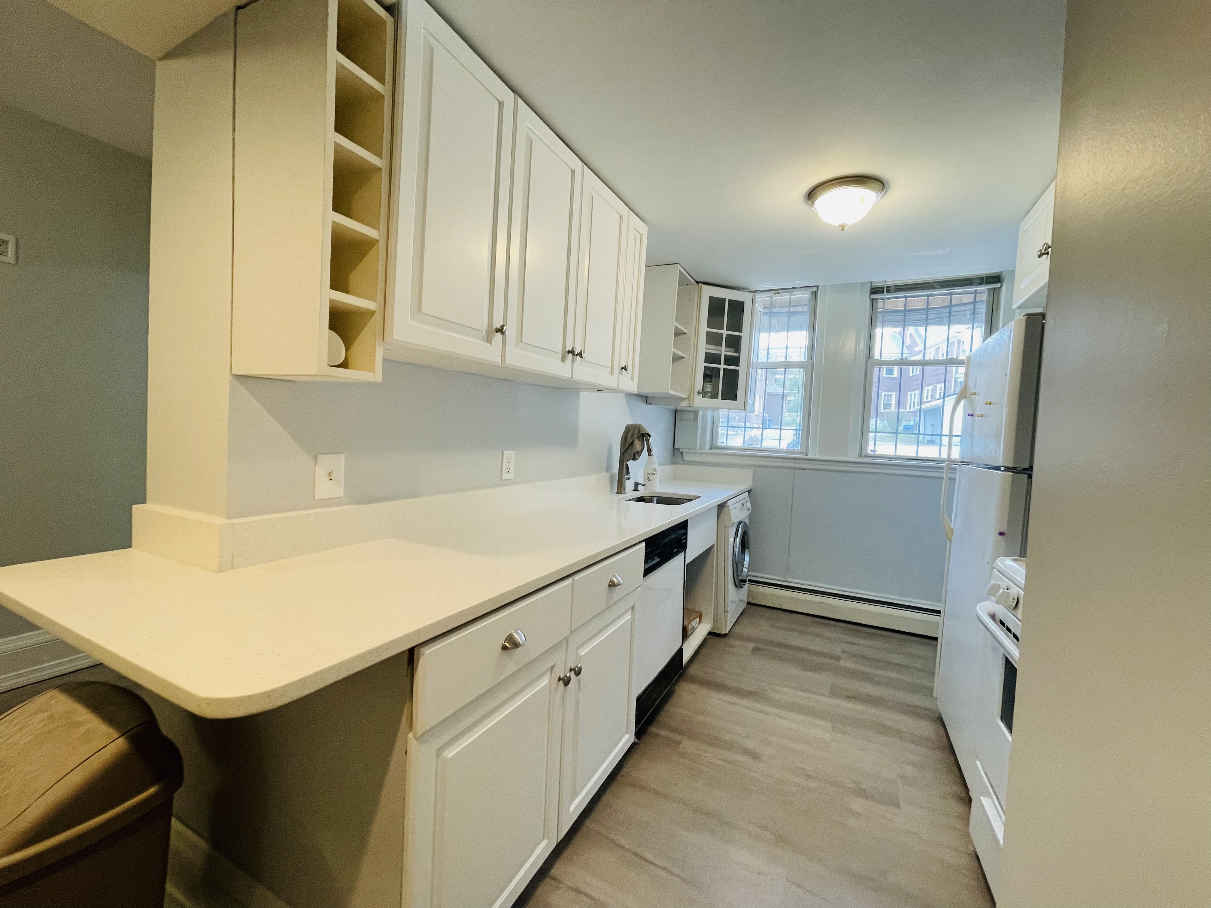 3 bed, 1 bath apartment for rent at 1736 Commonwealth Ave Unit 1, Brighton — photo 1 of 7