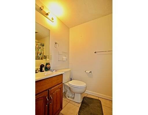 24 Lawn St, Mission Hill