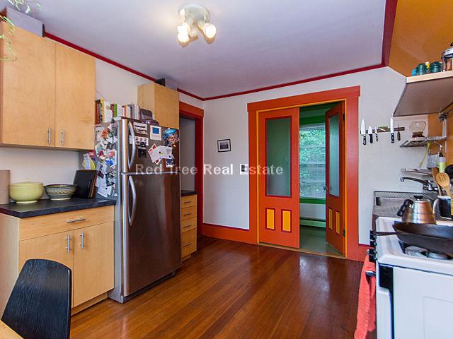41 Elmore St, Roxbury