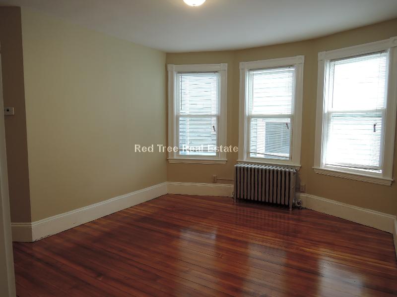 3 bed, 1 bath apartment for rent at 156 Calumet St Unit 1, Mission Hill — photo 5 of 15