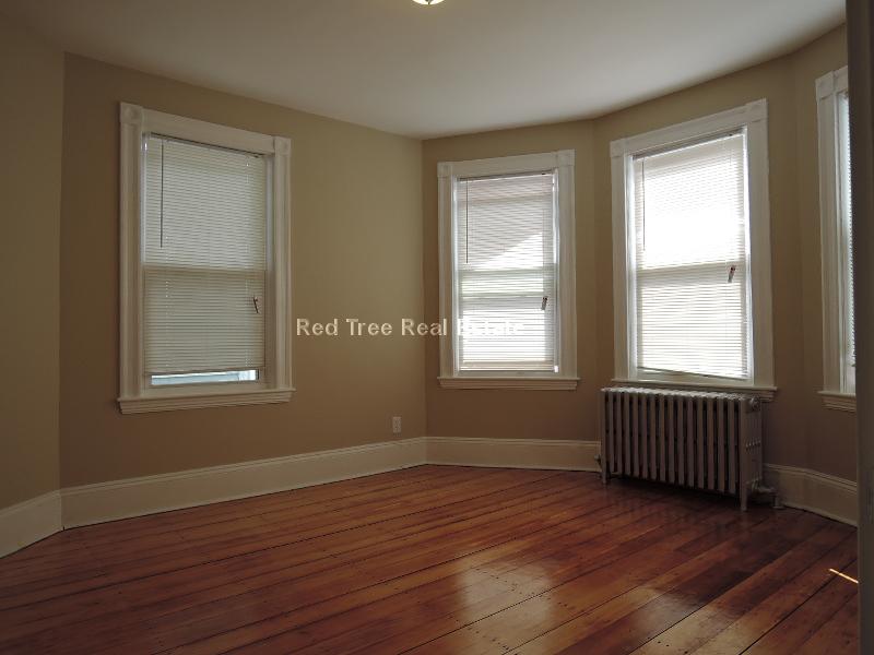 3 bed, 1 bath apartment for rent at 156 Calumet St Unit 1, Mission Hill — photo 11 of 15