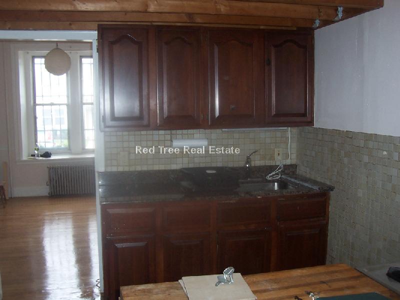 688 Parker St, Mission Hill