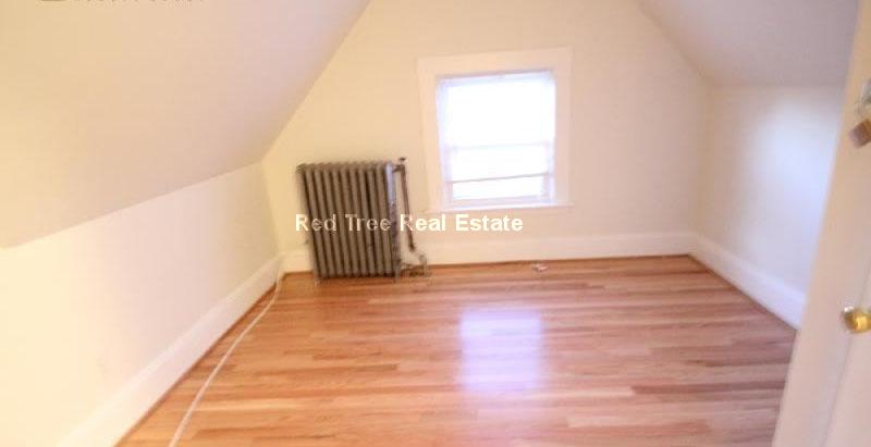 18 Greylock Rd, Brighton