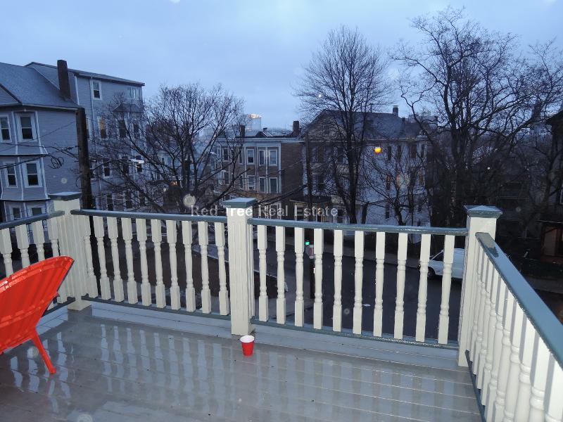 2 Iroquois St, Mission Hill