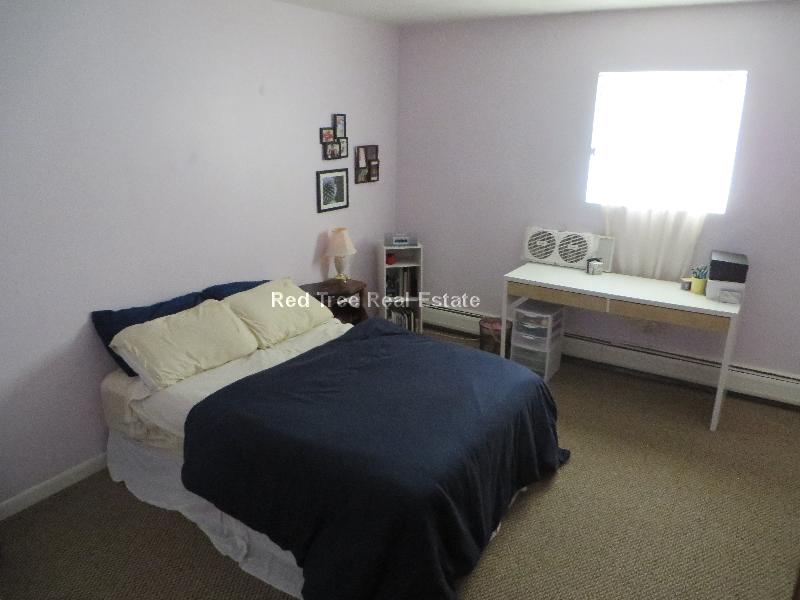 33 Westgate Rd, Chestnut Hill