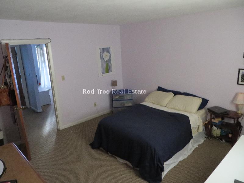 33 Westgate Rd, Chestnut Hill