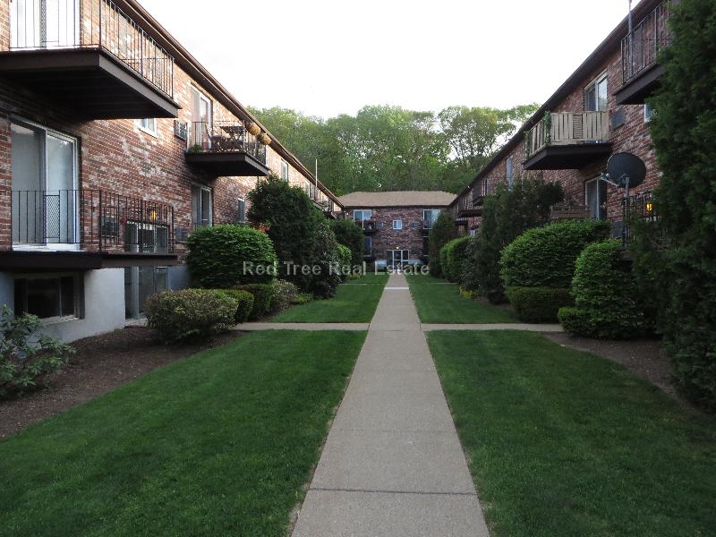 33 Westgate Rd, Chestnut Hill