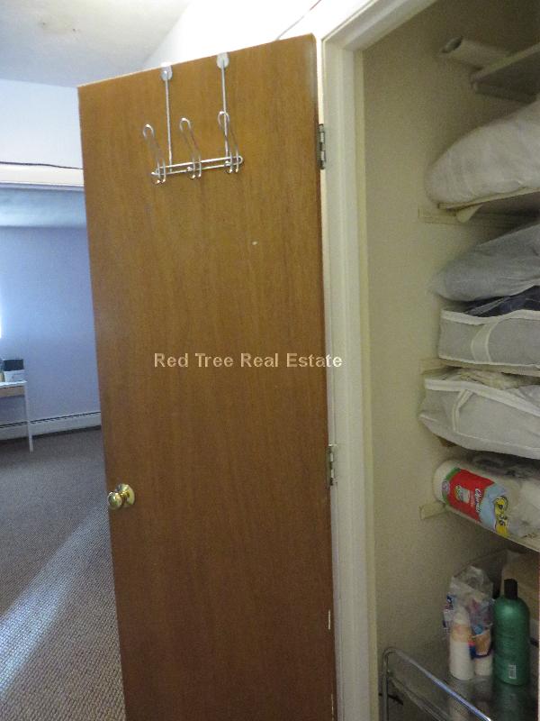 33 Westgate Rd, Chestnut Hill