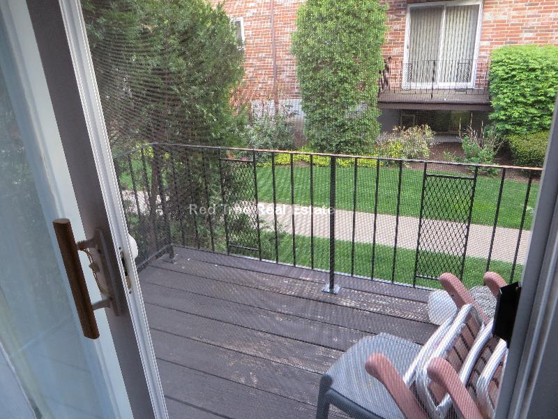 33 Westgate Rd, Chestnut Hill