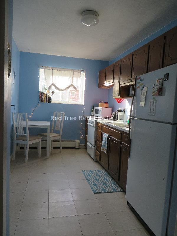 33 Westgate Rd, Chestnut Hill