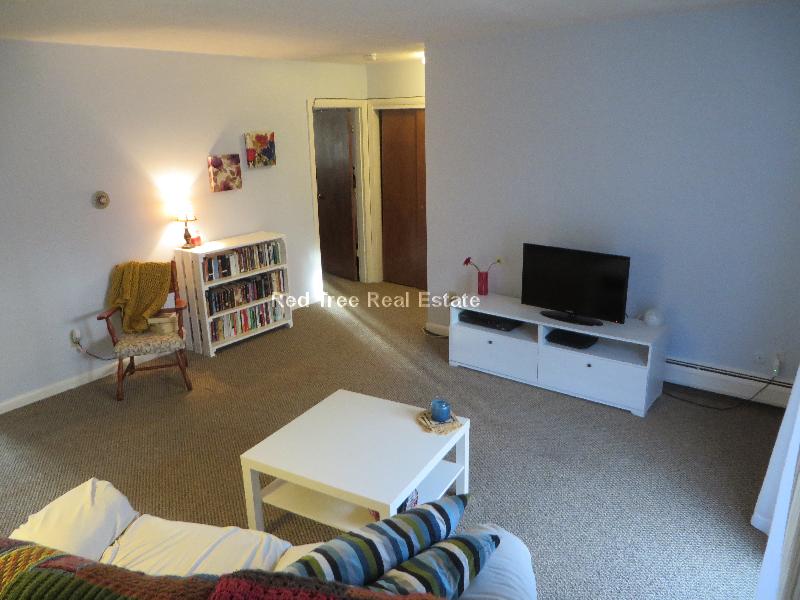 33 Westgate Rd, Chestnut Hill