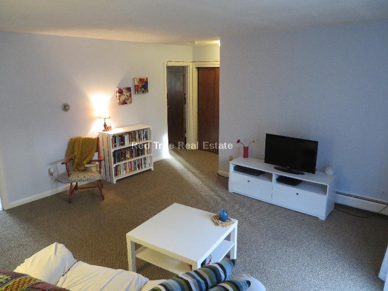 33 Westgate Rd, Chestnut Hill