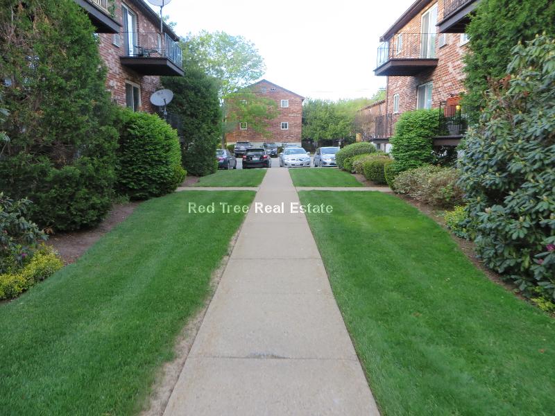 33 Westgate Rd, Chestnut Hill