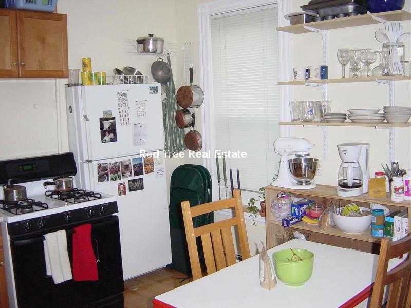 2 bed, 1 bath apartment for rent at 164 Putnam Ave, Cambridge — photo 3 of 7