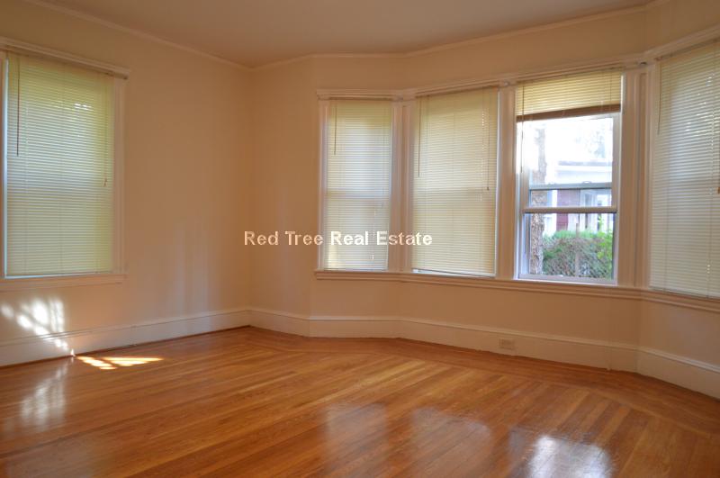 5 Regent Circle, Jamaica Plain