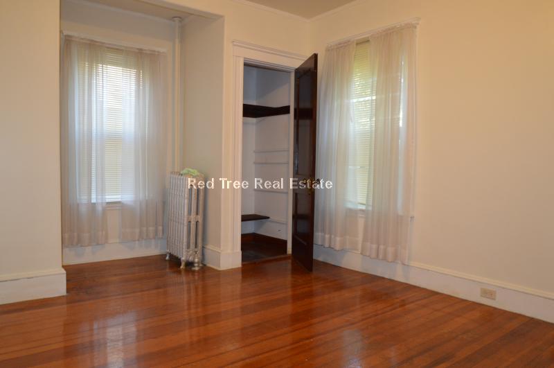 5 Regent Circle, Jamaica Plain