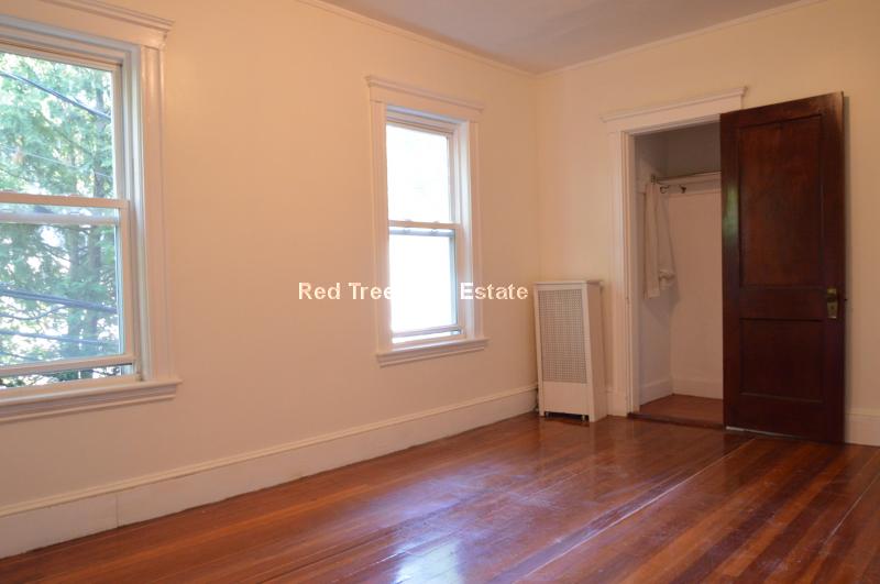 5 Regent Circle, Jamaica Plain