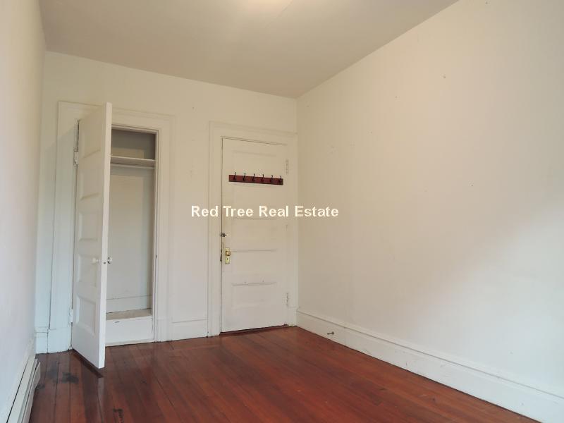 186 Naples Rd, Coolidge Corner