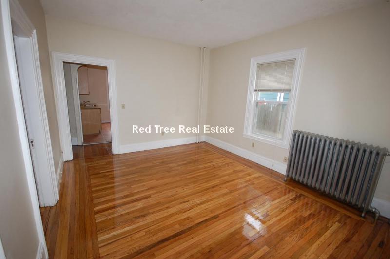 33 Pratt St, Allston