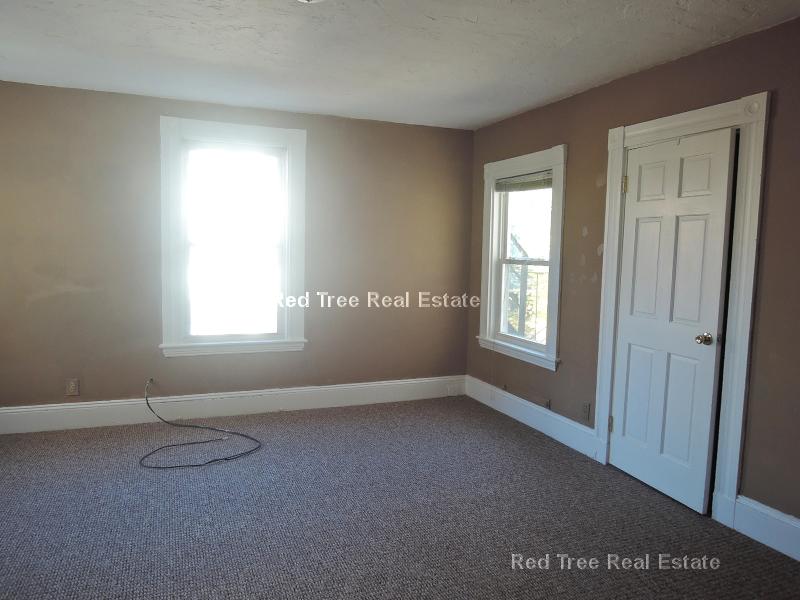 44 Linden St, Allston